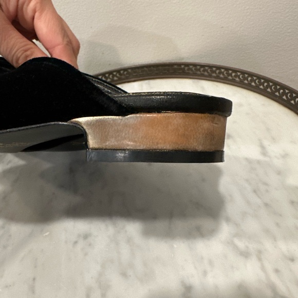 Chinese Laundry Laguna velvet slides - Picture 3 of 9